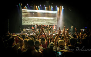 Bob Weir packed in the Deadheads young and old at The Wiltern - Photo © 2016 Donna Balancia