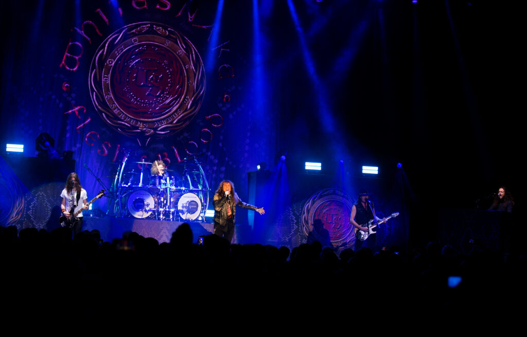 Whitesnake during Flesh and Blood Tour - Photos by Suzanne Hall